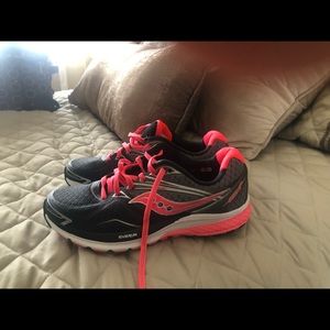 Like new soucony everun